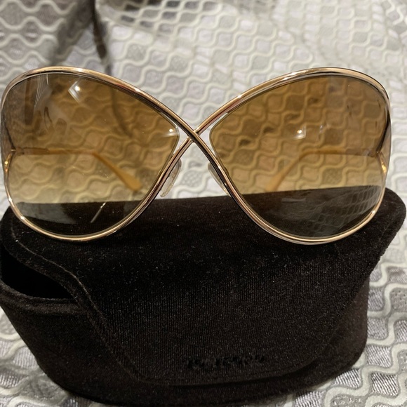 Gently used Tom ford Sunglasses - Picture 5 of 9